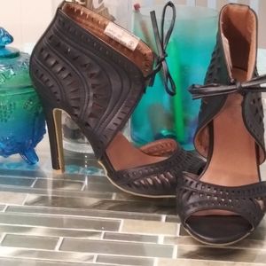 Charlotte Russe Cut Out Heeled Sandal Pump